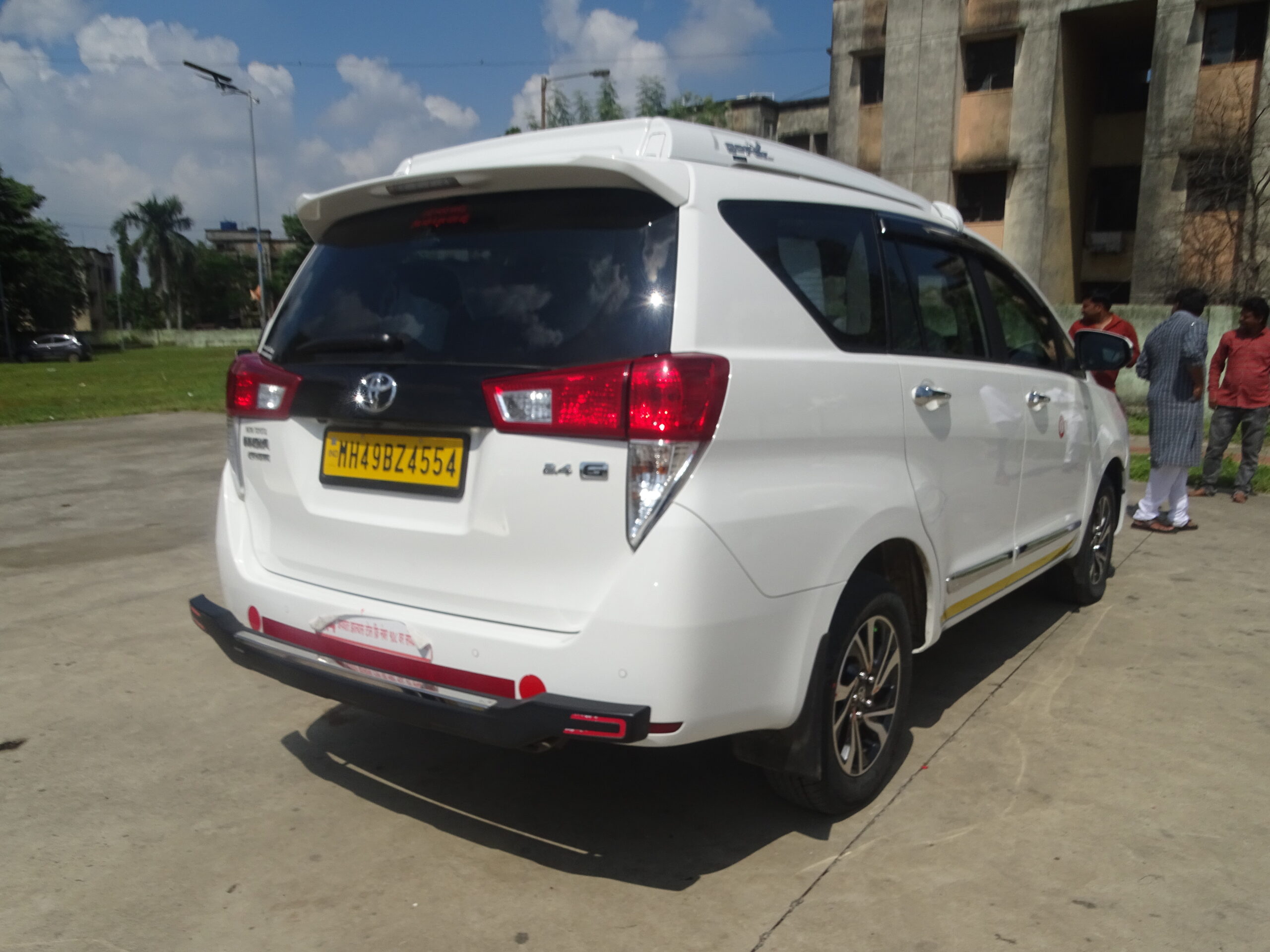 
								Innova Crysta full									